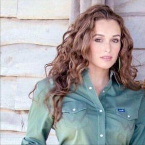 Meet your Posher, Elli